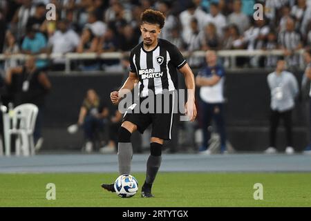 Rio de Janeiro, Brasile, 10 agosto 2023. Il calciatore Adryelson della squadra di Botafogo, durante la partita per la Coppa Sud America allo stadio Engenhão Foto Stock
