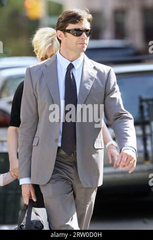 Manhattan, Stati Uniti d'America. 22 settembre 2009. NEW YORK - 21 SETTEMBRE: L'attore Hugh Jackman, Ava Eliot Jackman e l'attore Deborra-Lee Furness camminano nel West Village il 21 settembre 2009 a New York. Persone: Hugh Jackman, Ava Eliot Jackman, Deborra-Lee Furness Credit: Storms Media Group/Alamy Live News Foto Stock