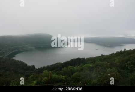 Lago Edersee in tarda estate, Assia, Germania Foto Stock