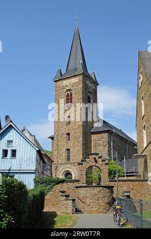 Chiesa di Dernau nella Valle Ahr Foto Stock