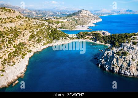 Ladiko beach e Anthony Quinn Bay antenna vista panoramica nell' isola di Rodi in Grecia Foto Stock