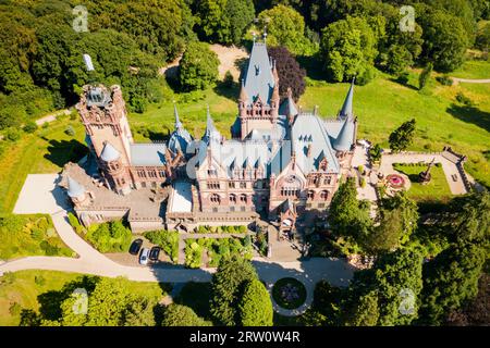 Schloss Drachenburg Castello è un palazzo in Konigswinter sul fiume Reno vicino alla città di Bonn in Germania Foto Stock