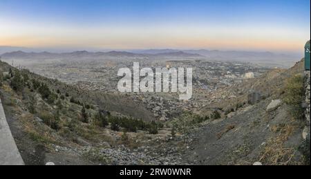 Suggestivo panorama del tramonto a Kabul, Afghanistan Foto Stock