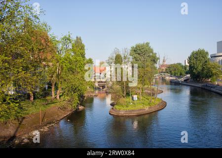 Fiume Brda con isolotto a Bydgoszcz, Polonia Foto Stock