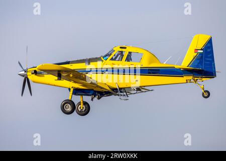 Trattore aeronautico giordano AT-802F Fire Boss (Reg: 2561) in volo di consegna. Foto Stock