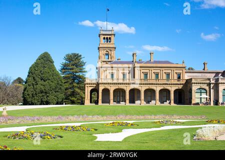 I motivi di Werribee Mansion in una limpida giornata di primavera in Werribee, Victoria, Australia Foto Stock