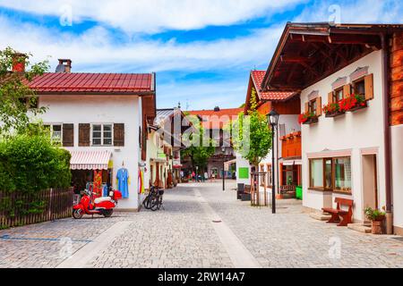 Case di bellezza con luftlmalerei bayern forma d'arte della facciata dipinto nella città di Oberammergau in Baviera, Germania Foto Stock