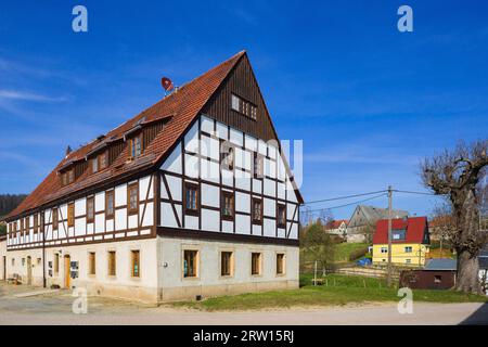 Gossdorf è un distretto di Hohnstein nel distretto di Saechsische Schweiz-Osterzgebirge. Foto Stock