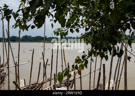 Tradizionale stazione delle barche foto 4K scattata da Ruhitpur, Bangladesh, il 5 settembre 2022 Foto Stock