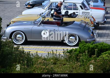 Mlada Boleslav, Repubblica Ceca. 16 settembre 2023. Mostra dei veicoli storici Concours d'Elegance 2023 a Mlada Boleslav, Repubblica Ceca, 16 settembre 2023. Nella foto Porsche Speedster. Crediti: Radek Petrasek/CTK Photo/Alamy Live News Foto Stock