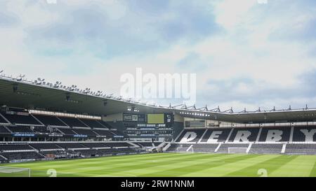 Derby, Regno Unito. 16 settembre 2023. Una visione generale del Pride Park ha preceduto la partita EFL Sky Bet League 1 tra Derby County e Portsmouth al Pride Park Stadium, Derby, Inghilterra il 16 settembre 2023. Foto di Stuart Leggett. Solo per uso editoriale, licenza necessaria per uso commerciale. Nessun utilizzo in scommesse, giochi o pubblicazioni di un singolo club/campionato/giocatore. Credito: UK Sports Pics Ltd/Alamy Live News Foto Stock