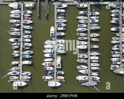 Vista droni ad alta risoluzione di Hull, zona marina sul litorale del Regno Unito Foto Stock