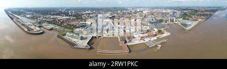 Vista droni ad alta risoluzione di Hull, zona marina sul litorale del Regno Unito Foto Stock