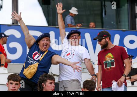 Bordeaux, Francia. 16 settembre 2023. BORDEAUX, FRANCIA - 16 SETTEMBRE: Tifosi e tifosi durante la partita di Coppa del mondo di rugby Francia 2023 tra Samoa e Cile allo Stade de Bordeaux il 16 settembre 2023 a Bordeaux, Francia. (Foto di Hans van der Valk/Orange Pictures) credito: Orange Pics BV/Alamy Live News Foto Stock