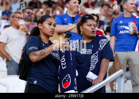 Bordeaux, Francia. 16 settembre 2023. BORDEAUX, FRANCIA - 16 SETTEMBRE: Tifosi e tifosi di Samoa durante la partita di Coppa del mondo di rugby Francia 2023 tra Samoa e Cile allo Stade de Bordeaux il 16 settembre 2023 a Bordeaux, Francia. (Foto di Hans van der Valk/Orange Pictures) credito: Orange Pics BV/Alamy Live News Foto Stock