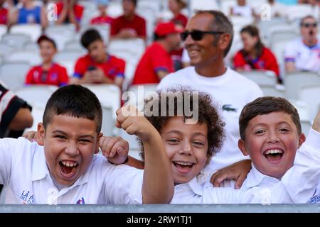 Bordeaux, Francia. 16 settembre 2023. BORDEAUX, FRANCIA - 16 SETTEMBRE: Tifosi e tifosi durante la partita di Coppa del mondo di rugby Francia 2023 tra Samoa e Cile allo Stade de Bordeaux il 16 settembre 2023 a Bordeaux, Francia. (Foto di Hans van der Valk/Orange Pictures) credito: Orange Pics BV/Alamy Live News Foto Stock