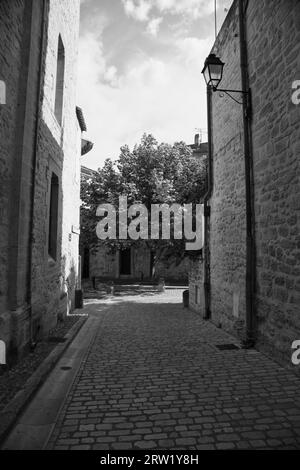 I vicoli della piccola città francese di 'Uzès' Foto Stock