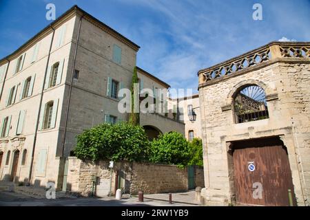 I vicoli della piccola città francese di 'Uzès' Foto Stock