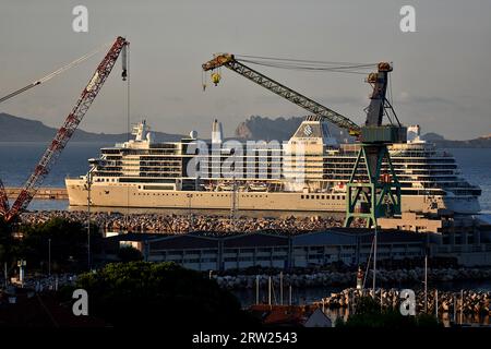 Marsiglia, Francia. 15 settembre 2023. La nave passeggeri Silver Nova arriva al porto francese mediterraneo di Marsiglia. Credito: SOPA Images Limited/Alamy Live News Foto Stock