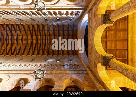 Bogotà, Colombia - 15 aprile 2022: Cattedrale metropolitana di Medellin ufficialmente cattedrale metropolitana Basilica dell'Immacolata Concezione. Foto Stock