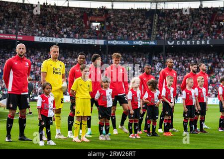 Rotterdam, Paesi Bassi. 16 settembre 2023. Rotterdam - giocatori del Feyenoord durante la partita Eredivisie tra Feyenoord e sc Heerenveen allo Stadion Feijenoord De Kuip il 16 settembre 2023 a Rotterdam, nei Paesi Bassi. Credito: Immagini da Box a Box/Alamy Live News Foto Stock