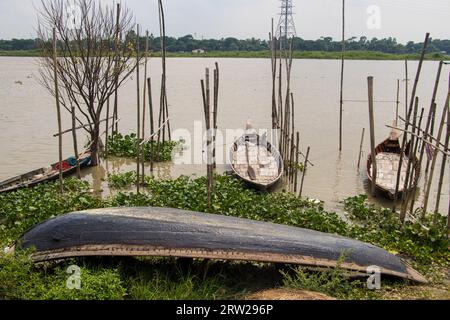 Tradizionale stazione delle barche foto 4K scattata da Ruhitpur, Bangladesh, il 5 settembre 2022 Foto Stock