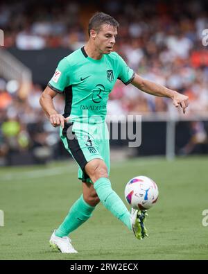 Valencia, Spagna. 16 settembre 2023. Cesar Azpilicueta dell'Atletico de Madrid durante la partita di la Liga tra il Valencia CF e l'Atletico de Madrid giocata al Mestalla Stadium il 16 settembre a Valencia in Spagna. (Foto di Jose Torres/PRESSINPHOTO) crediti: PRESSINPHOTO SPORTS AGENCY/Alamy Live News Foto Stock