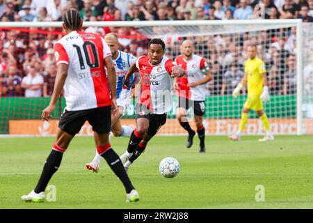 Rotterdam, Paesi Bassi. 16 settembre 2023. ROTTERDAM, PAESI BASSI - 16 SETTEMBRE: Quinten Timber of Feyenoord durante la partita olandese Eredivisie tra Feyenoord e sc Heerenveen allo Stadion Feijenoord il 16 settembre 2023 a Rotterdam, Paesi Bassi. (Foto di Peter Lous/Orange Pictures) credito: Orange Pics BV/Alamy Live News Foto Stock