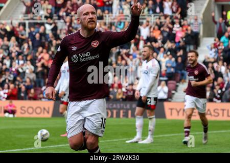 Edimburgo, Regno Unito. 16 settembre 2023. Edimburgo. Scozia. Tynecastle Park 16 settembre 2023 durante il Cinch Scottish Premiership match tra Heart of Midlothian e Aberdeen Hearts' Liam Boyce festeggia il secondo gol di Hearts (Photo Credit: David Mollison/Alamy Live News) Foto Stock