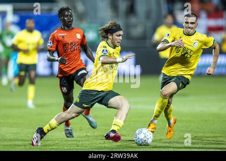 SITTARD - (rl) Alen Halilovic del fortuna Sittard, Garang Kuol del FC Volendam durante la partita di Premier League olandese tra fortuna Sittard e FC Volendam al fortuna Sittard Stadium il 16 settembre 2023 a Sittard, Paesi Bassi. ANP MARCEL VAN HOORN Foto Stock