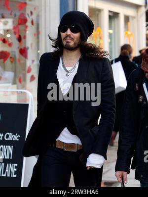 FILE PHOTO - ORIG PIX - UK3 LONDON UK - 12 OTTOBRE 2011 MIAMI BEACH, FL - DICEMBRE 31: Russell Brand ha chiesto il divorzio da Katy Perry . TMZ ha imparato. Nei documenti, archiviati in L.A., Brand cita "differenze inconciliabili". I due si sposarono il 23 ottobre 2010 in India. Non hanno figli. I documenti di divorzio dicono che ci sono "beni di proprietà della comunità" -- è un segno che potrebbe non esserci un prenup, o se CE n'è uno, non copre tutti i guadagni e gli altri beni che hanno accumulato. I documenti non indicano una data in cui la coppia si separa. Russell ha rilasciato una dichiarazione, sostenendo, 'purtroppo, Ka Foto Stock