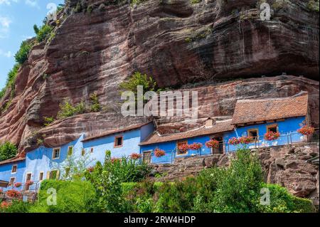 Dimore rupestri storiche, Maison des rochers, nel quartiere Graufthal, Eschbourg, Alsazia, Francia Foto Stock