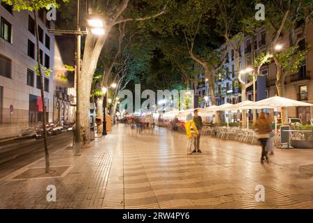 La Rambla di notte a Barcellona, Catalogna, Spagna Foto Stock