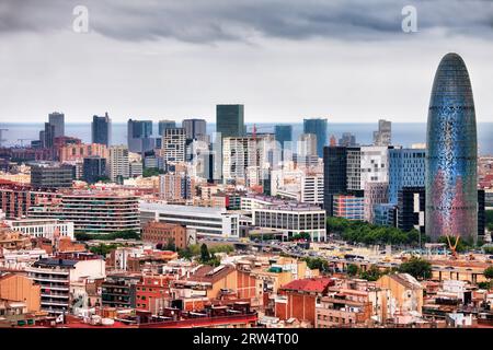 Skyline del centro di Barcellona in Catalogna, Spagna, quartiere finanziario Foto Stock