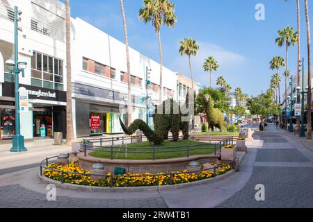 Los Angeles, USA, 5 luglio: 3rd St Promenade a Santa Monica in una tranquilla mattinata d'estate nel 2014 Foto Stock
