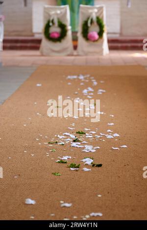 Preparazione della cerimonia nuziale per sposo e sposa Foto Stock