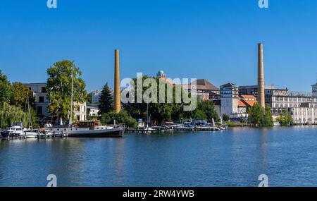 Ex birrificio Berliner Buergerbraeu, Spree a Friedrichshagen, Berlino, Germania Foto Stock