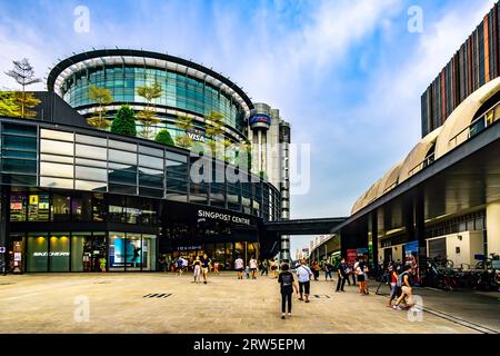Singpost Centre accanto al quartiere Paya Lebar. Si trova nel quartiere ricco di cultura di Paya Lebar, Singapore. Foto Stock