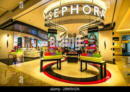 Il Raffles City e' un grande complesso situato nel quartiere Civico all'interno del centro citta'-stato di Singapore. Foto Stock