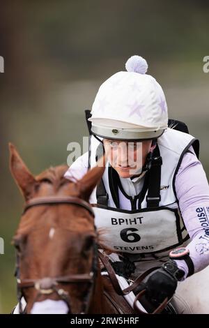 Woodstock, Oxfordshire, Regno Unito. 16 settembre 2023. Gemma Stevens di Gran Bretagna con Jalapeno III durante il CCI-L 4* cross country al Blenheim Palace International Horse Trials il 16 settembre 2023, Regno Unito (foto di Maxime David/MXIMD Pictures - mximd.com) credito: MXIMD Pictures/Alamy Live News Foto Stock