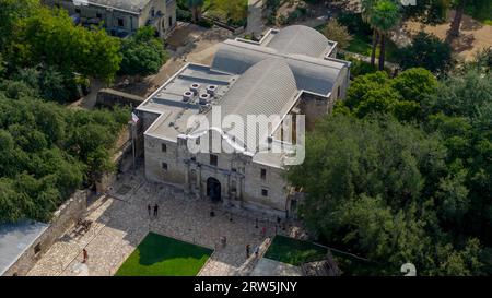 San Antonio, Texas, Stati Uniti. 15 settembre 2023. 15 settembre 2023-San Antonio, Texas: Vista aerea della storica missione spagnola, The Alamo a San Antonio, Texas. (Immagine di credito: © Walter G Arce Sr Grindstone medi/ASP) SOLO USO EDITORIALE! Non per USO commerciale! Foto Stock