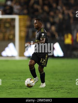 Los Angeles, California, USA. 16 settembre 2023. Il difensore del Los Angeles FC DIEGO PALACIOS (12) sembra passare durante una partita di calcio della MLS tra Los Angeles Galaxy e Los Angeles FC al BMO Stadium di Los Angeles, California. (Immagine di credito: © Brenton TSE/ZUMA Press Wire) SOLO USO EDITORIALE! Non per USO commerciale! Foto Stock