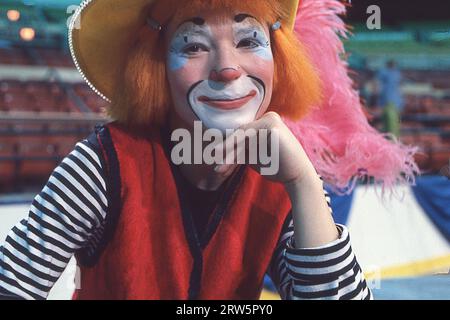 Un ritratto del 1979 di Ringling Brother clown Peggy Williams alle audizioni del clown college al Nassau Coliseum di Uniondale, Long Island, New York. Nel 1970 è stata la prima donna laureata del programma. Foto Stock