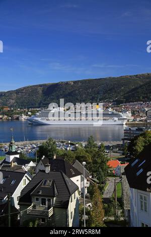 Nave da crociera Costa Fascinosa, Bergen, Norvegia Foto Stock