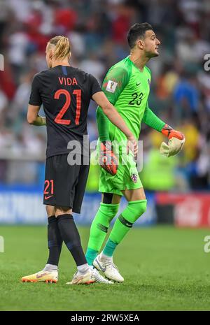 Sochi, Russia – 7 luglio 2018. Il difensore della nazionale croata Domagoj Vida e il portiere Danijel Subasic durante i quarti di finale della Coppa del mondo 2018 Foto Stock