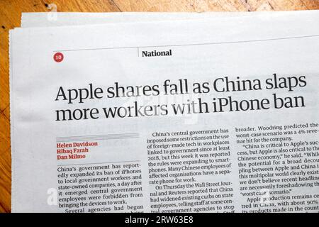 La società STATUNITENSE "Apple Shares Fall AS China Slaps More Workers with iPhone Ban" (le azioni Apple cadono mentre la Cina schiaffeggia più lavoratori con iPhone Ban) articolo del quotidiano Guardian, titolo del mercato azionario dell'8 settembre 2023 Londra Regno Unito Foto Stock