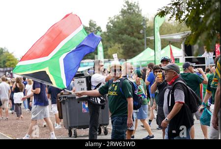 I tifosi sudafricani arrivano per la Coppa del mondo di rugby 2023, la partita della piscina B al Matmut Atlantique Stadium, Francia. Data foto: Domenica 17 settembre 2023. Foto Stock