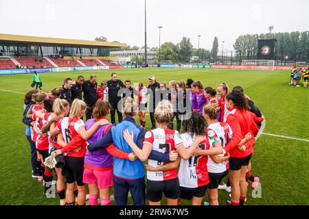 Rotterdam, Paesi Bassi. 17 settembre 2023. Rotterdam - giocatori del Feyenoord durante la partita tra Feyenoord V1 contro fortuna Sittard V1 a Nieuw Varkenoord il 17 settembre 2023 a Rotterdam, Paesi Bassi. Credito: Immagini da Box a Box/Alamy Live News Foto Stock