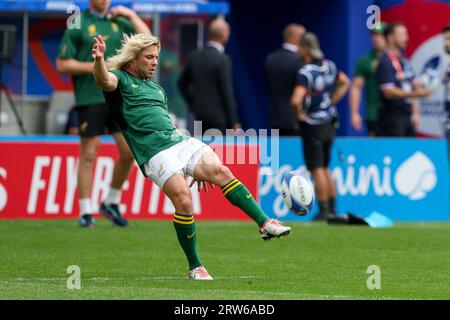 Bordeaux, Francia. 17 settembre 2023. BORDEAUX, FRANCIA - 17 SETTEMBRE: Riscaldamento della FAF de Klerk del Sudafrica durante la partita di Coppa del mondo di rugby Francia 2023 tra Sudafrica e Romania allo Stade de Bordeaux il 17 settembre 2023 a Bordeaux, Francia. (Foto di Hans van der Valk/Orange Pictures) credito: Orange Pics BV/Alamy Live News Foto Stock