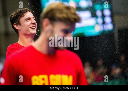 Hasselt, Belgio. 17 settembre 2023. Il belga Joran Vliegen festeggia dopo aver vinto una partita di tennis tra il belga De Loore e Uzbek Sultanov, la quarta partita nel primo turno del girone del mondo di Coppa Davis tra Belgio e Uzbekistan, domenica 17 settembre 2023, ad Hasselt. BELGA PHOTO JASPER JACOBS Credit: Belga News Agency/Alamy Live News Foto Stock